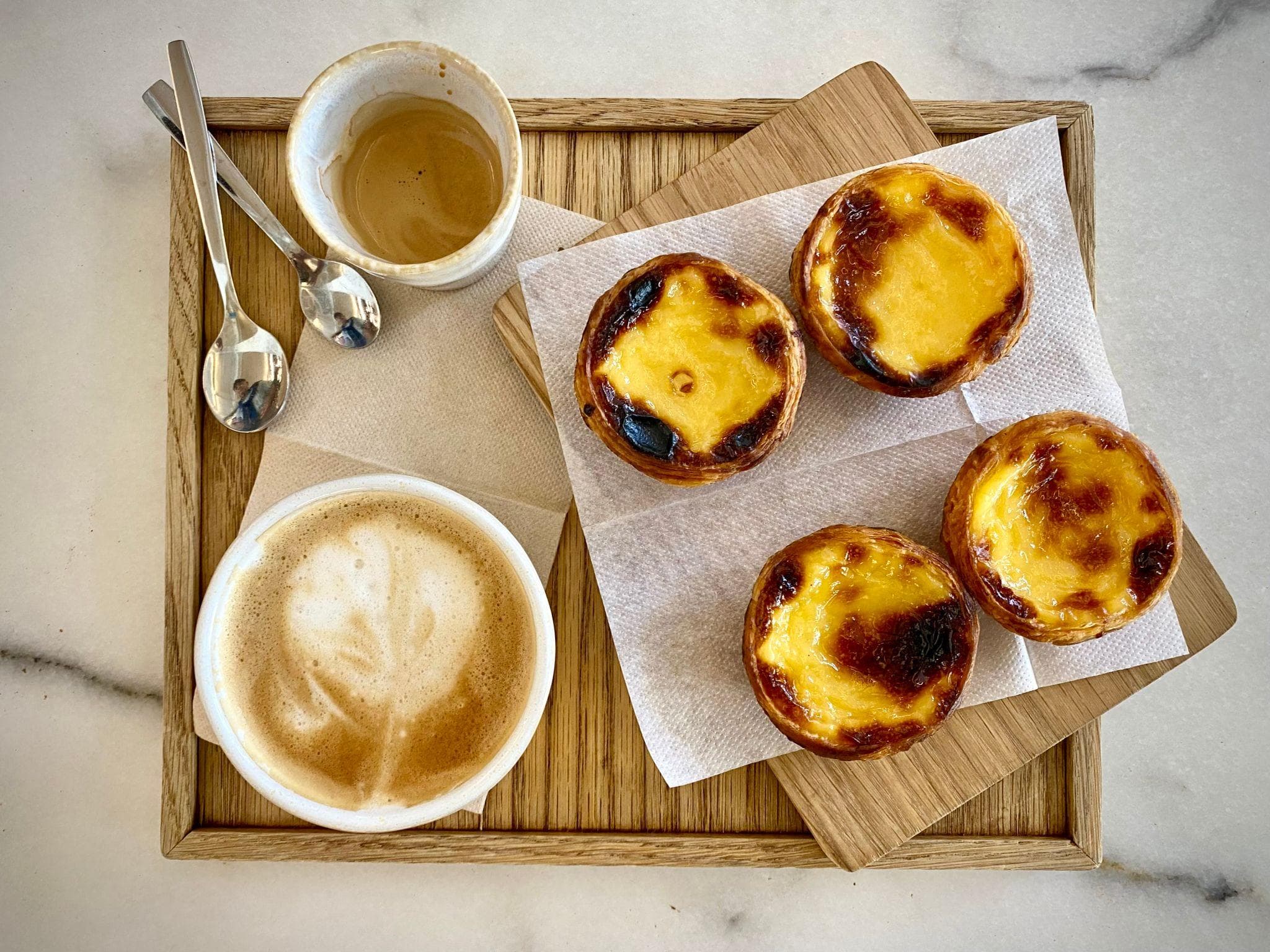 1. Portuguese coffee drinks including espresso, meia de leite and galão